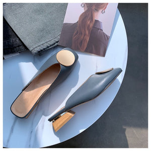2020 zapatillas de mujer de diseñador de marca zapatos informales de tacón plano deslizantes de hebilla británica zapatos de verano de tacón de bloque de madera